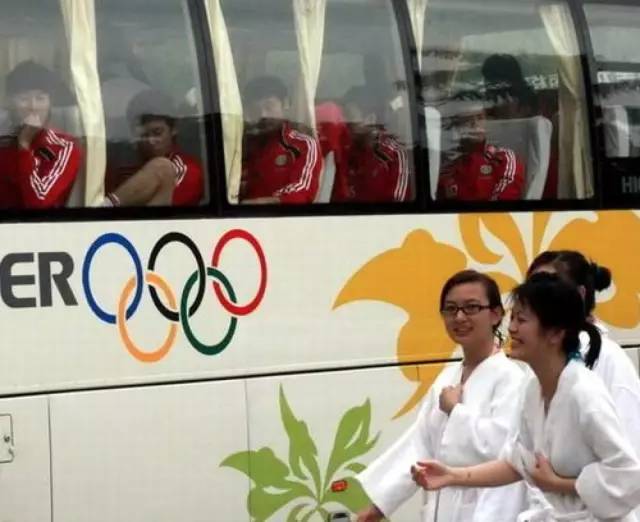 富力的土豪金、苏宁的卡通狮，玄之又玄的秘密！你知道搞体育的都不抽什么烟吗？