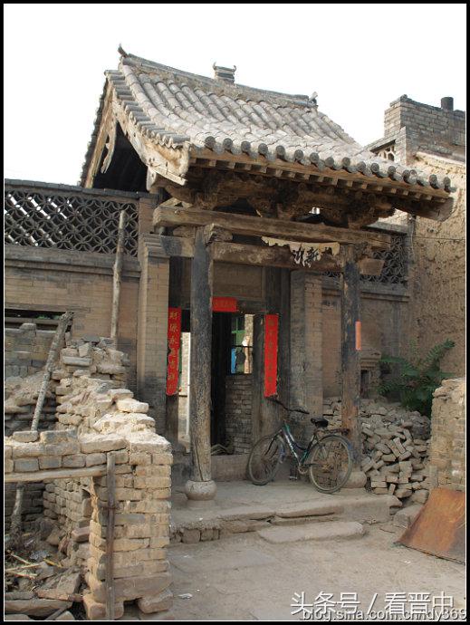 走在平遥古城的大街上,平遥的沿途风景