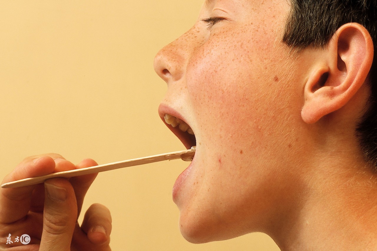 喉咙痛发炎引起发烧的最佳办法,发烧喉咙痛属于什么感冒