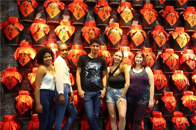 青山绿水间自由的飞翔,青山绿水放飞心情拥抱大自然