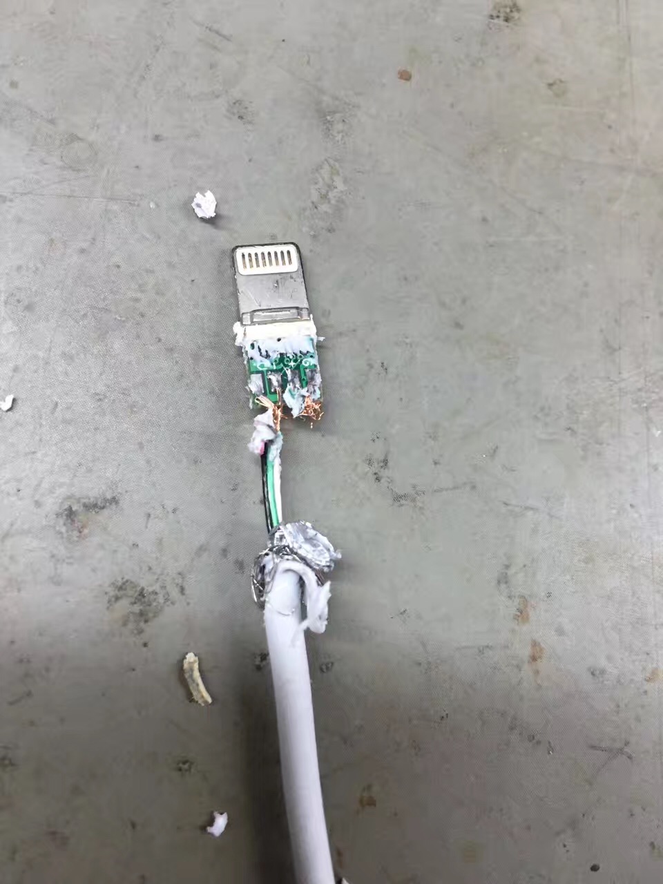 接触不良的数据线可以干嘛,数据线接触不良最简单修复方法