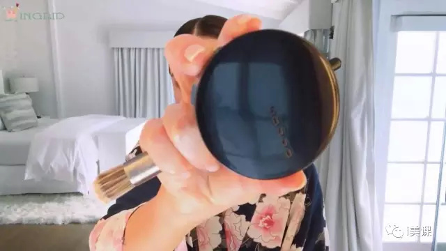 超模米兰达可儿妆容,和姐妹一起化个名媛妆