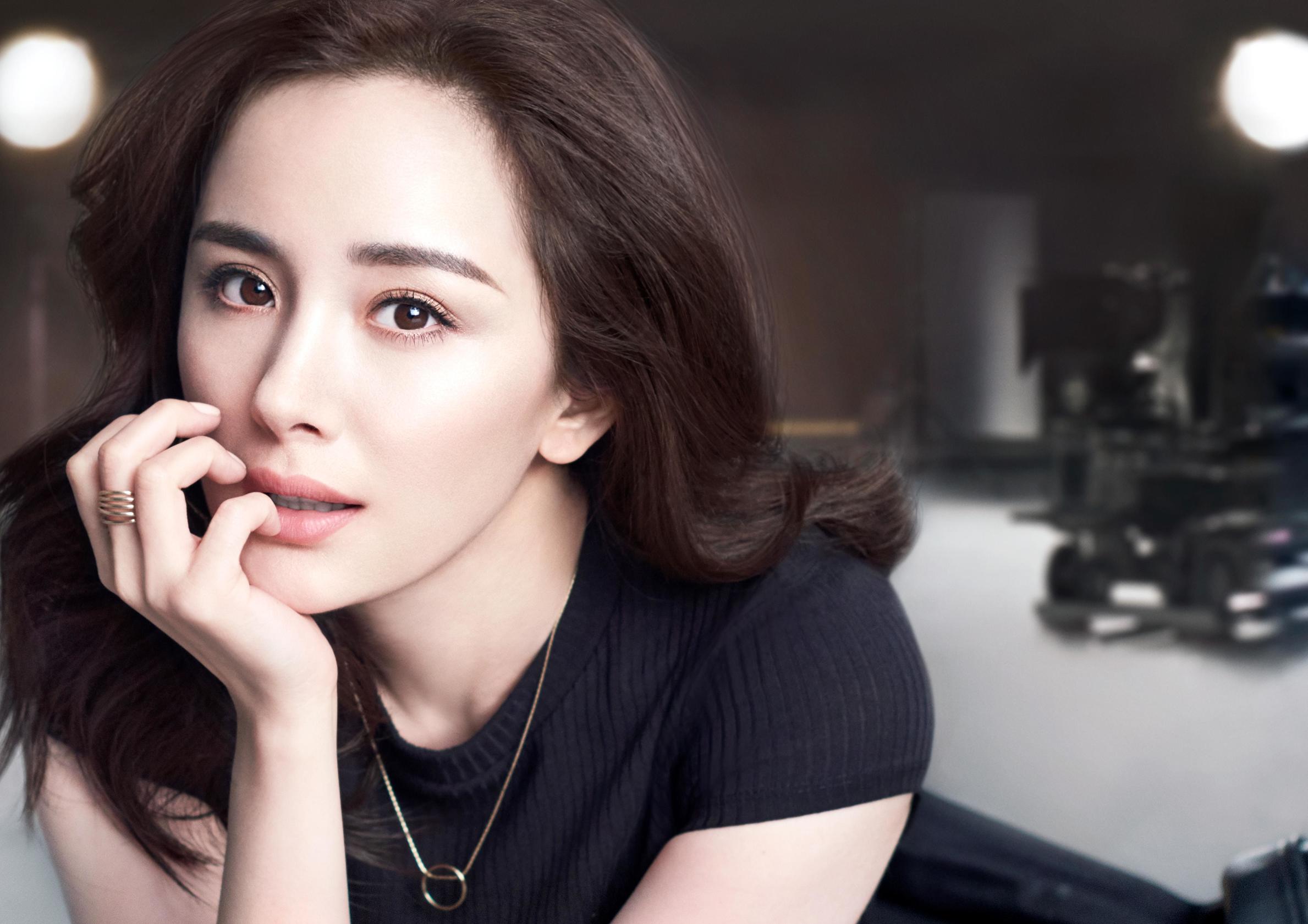 如今的带货女王杨幂,杨幂是如何成为带货女王的