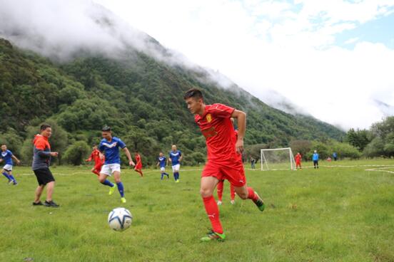 首次高原足球对决赛开战！重庆pk成都，争夺四姑娘的“荣耀王者”！