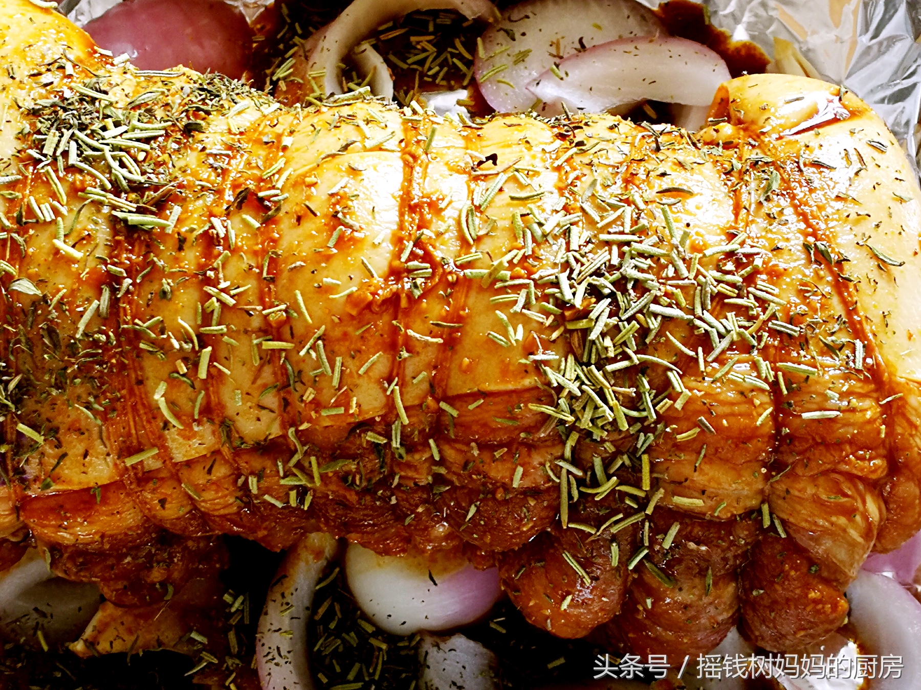 周末在家吃点好的很有必要，咖喱虾加烤肉和秋刀鱼吃的不要太满足哦