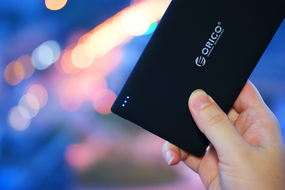 迷你超薄快充大容量充电宝测评,轻磁5000毫安超薄磁吸无线充电宝