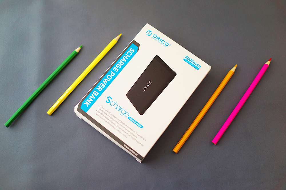 迷你超薄快充大容量充电宝测评,轻磁5000毫安超薄磁吸无线充电宝