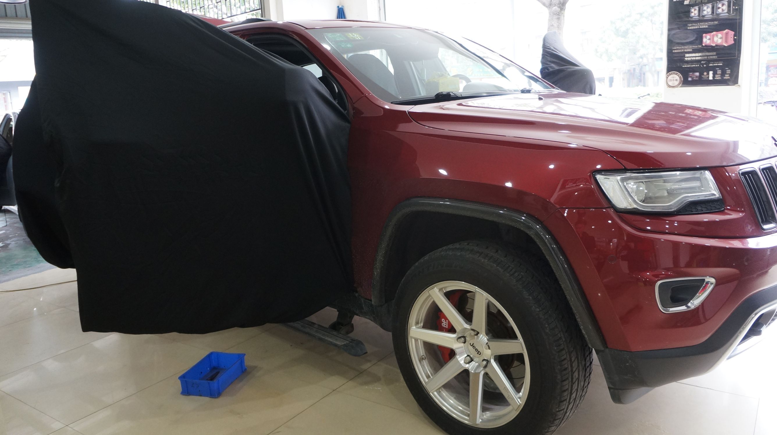 jeep改装汽车音响,吉普汽车音响改装效果图