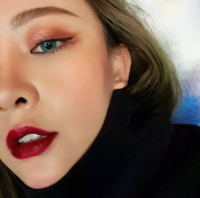 眼妆教程日常简单,眼妆教程日常简单易学