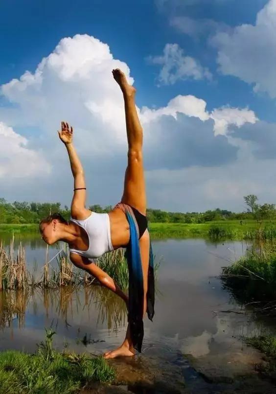 一个人独自在家练瑜伽有多危险,能不能在空调屋中练瑜伽