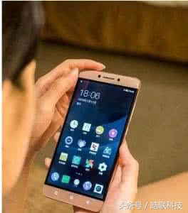 oppo手机突然黑屏开机只会震动,小米手机突然死机后无法强制开机