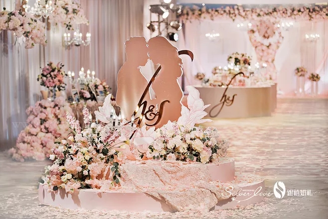 户外婚礼场景布置效果图,红色系婚礼户外布置场景