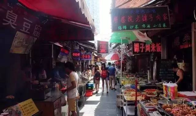 每个城市都有一个坑外地人的街吗,国内旅游防踩坑步行街