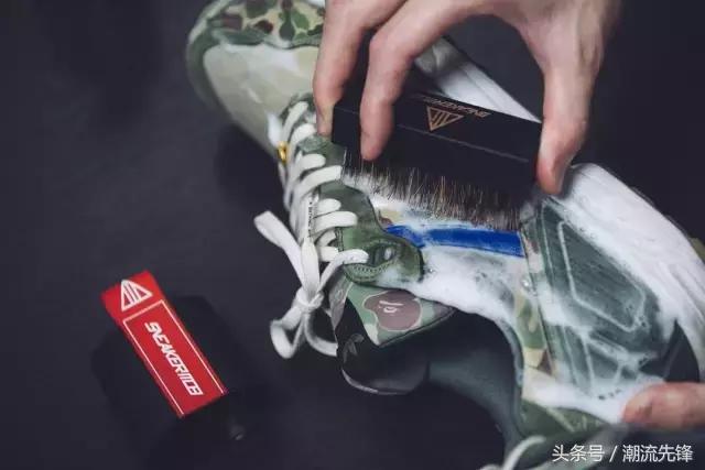 干掉一位鞋头很简单，你只需要踩脏他的球鞋！