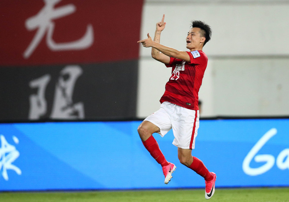 郜林打飞集锦,郜林脚后跟挑球过人