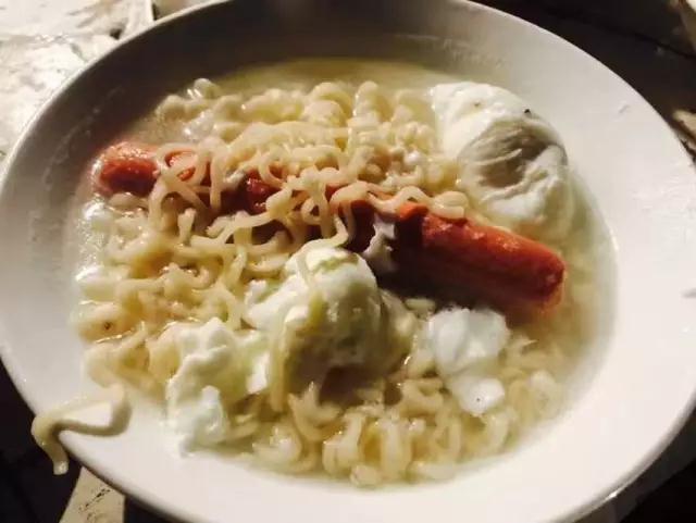 你们只道我做方便面走红,却不知我百万资产后的心酸