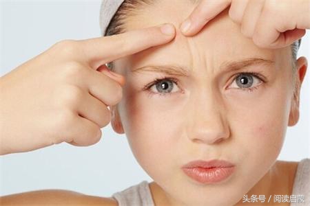 孩子头部起疙瘩并有脓包用什么,小孩头长脓包化脓能在自家处理吗