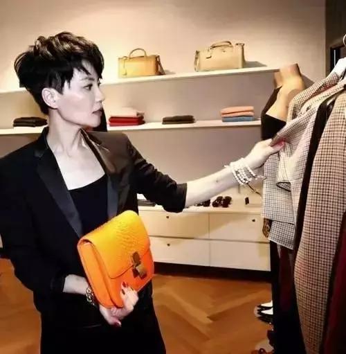 刘雯奚梦瑶穿衬衫,奚梦瑶刘雯高级脸