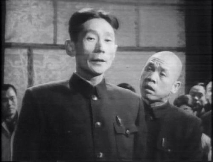 晚年马三立幽默感已深入骨髓，最爱读书写字，题写天津“名流茶馆”保存至今