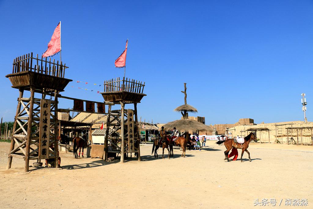 西部影视城荒凉,西部影视城漫天黄沙