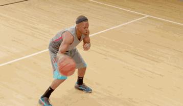 篮球运球球性练习,篮球基础运球如何练习