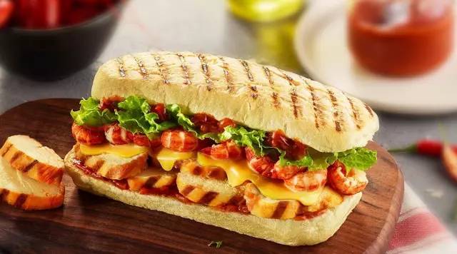 杭州肯德基不好好卖鸡，想干啥？