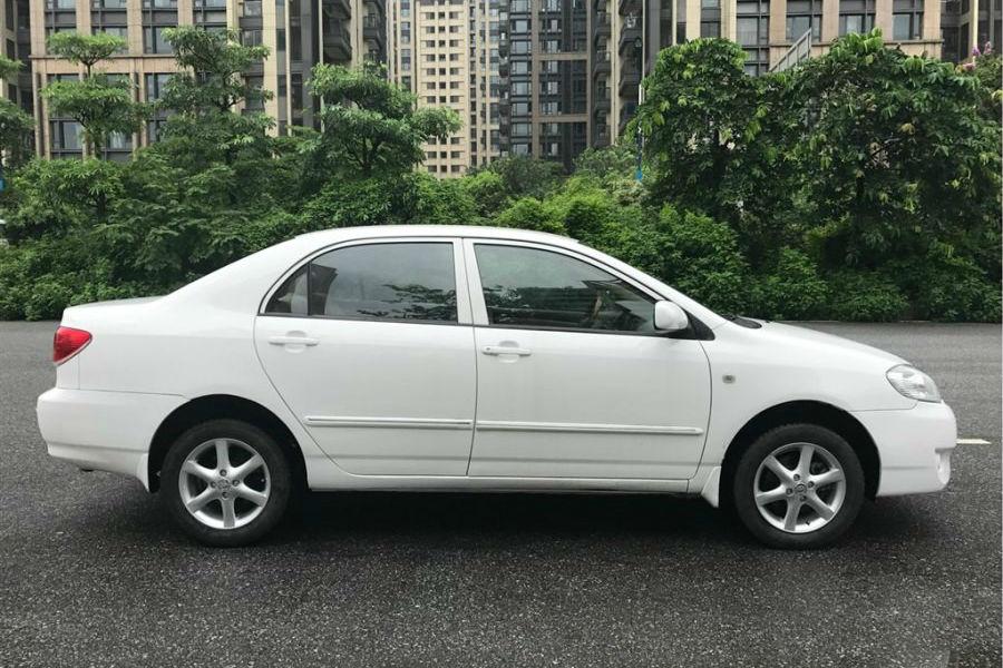 美女司机买二手丰田花冠，被嘲笑像出租车，你怎么看