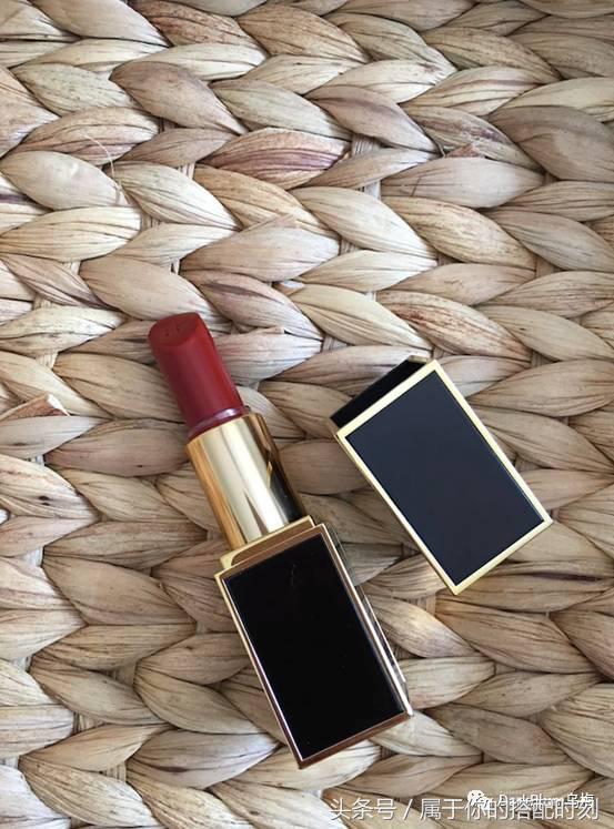 买唇膏保湿滋润补水,买唇膏不油正品