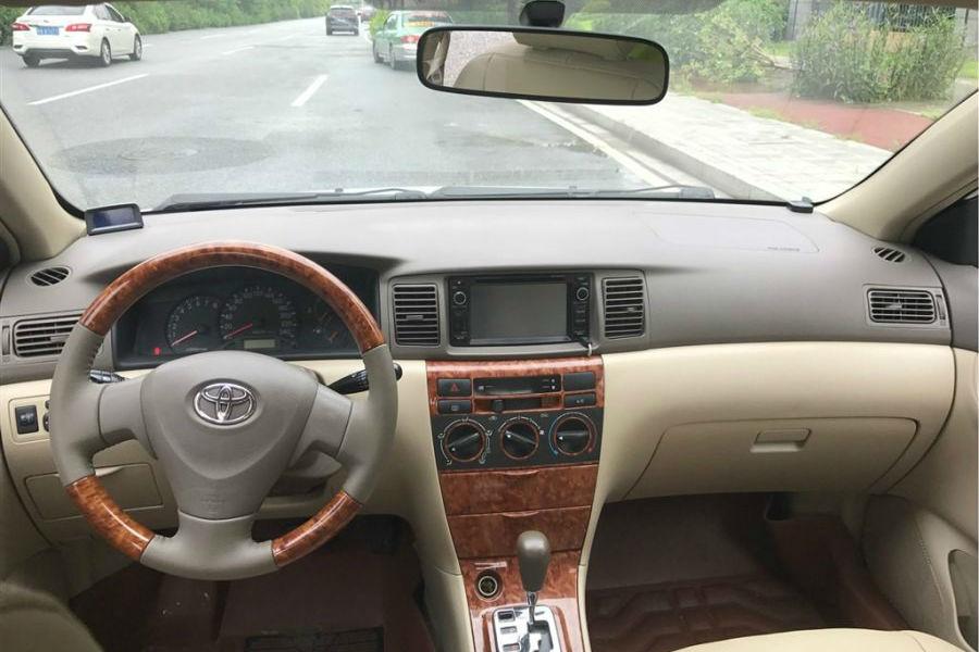 美女司机买二手丰田花冠，被嘲笑像出租车，你怎么看