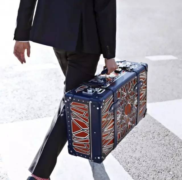 1家实体店2年卖出100,000+的行李箱，到底有啥牛逼的？