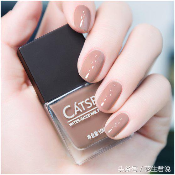 黄皮涂什么颜色指甲油显白,黑黄皮必入手的10支超显白指甲油