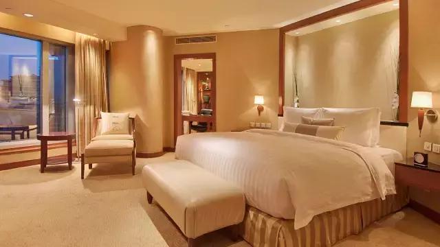 未来中国体面而收入高的十大职业,10大最赚钱职业排行榜