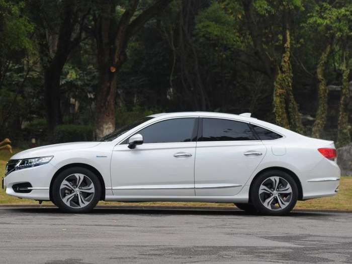 本田思铂睿优惠3万起，既省油性能又好，颜值高运动感十足