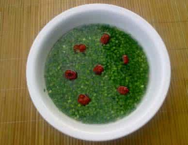 脚气最佳偏方一招解决,脚气小偏方藿香正气水能治脚气吗