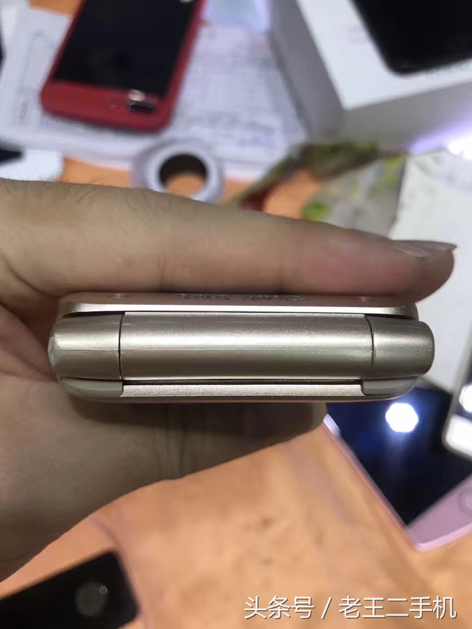 三星翻盖二手手机清仓处理便宜,二手三星手机值得入手吗