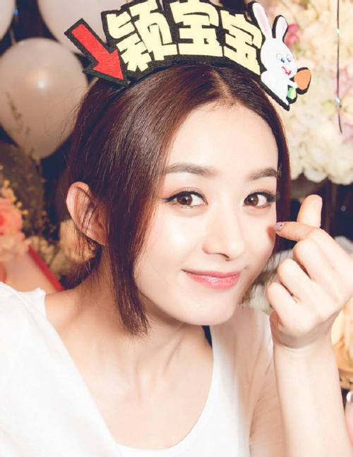 28岁的唐艺昕和30岁赵丽颖,唐艺昕和赵丽颖是什么关系