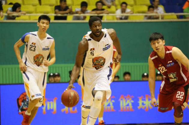 中国nbl篮球打架场面,nba中国篮球比赛打架事件