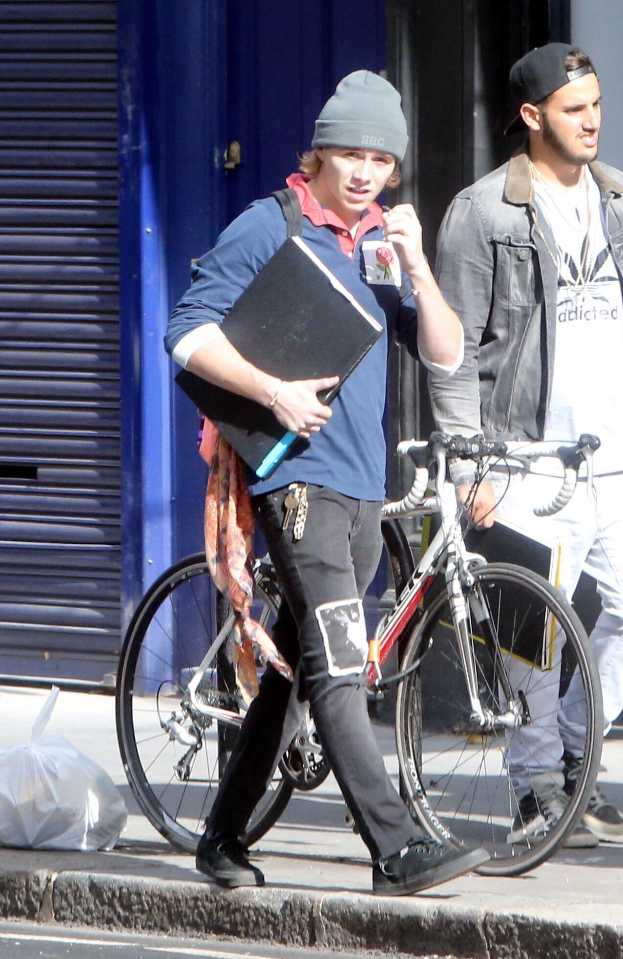 布鲁克林贝克汉姆驼背,贝克汉姆脚踝扭曲程度纪录