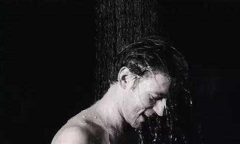 洗澡超过十分钟致癌,洗澡时间与致癌风险