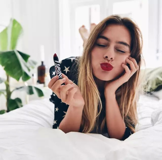 口红哪些斩男色,哪些口红颜色贴近斩男妆