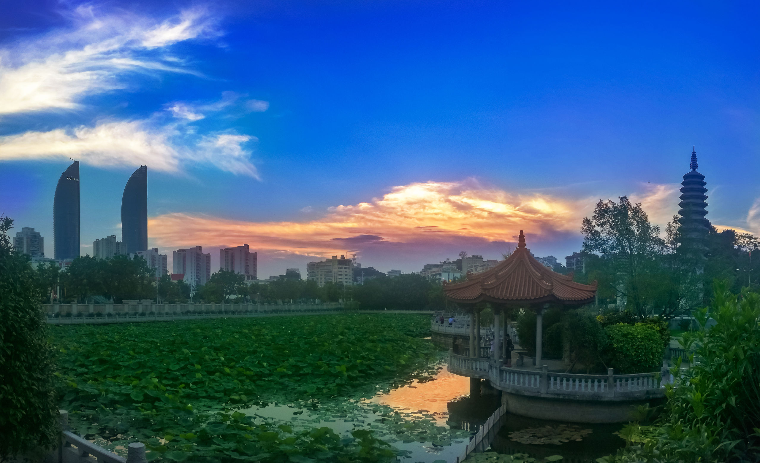 手机旅拍：厦门大学南门外的南普陀寺