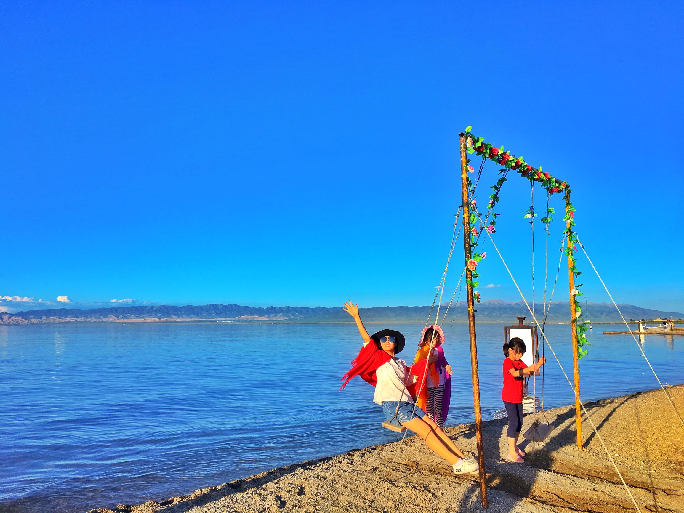 深邃的蓝,梦幻的蓝,是我的青海我的湖