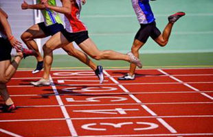 建塑胶跑道球场,球场塑胶跑道怎么施工