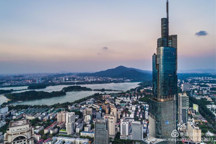 江苏第一高楼紫峰大厦,江苏南京市紫峰大厦