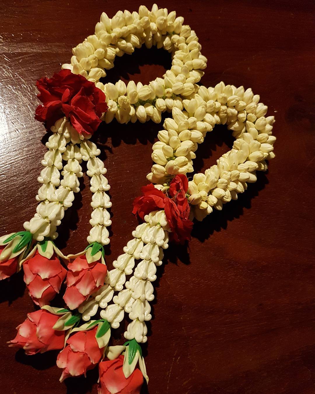 泰国母亲节，来看看泰星与母亲的有爱照片吧！