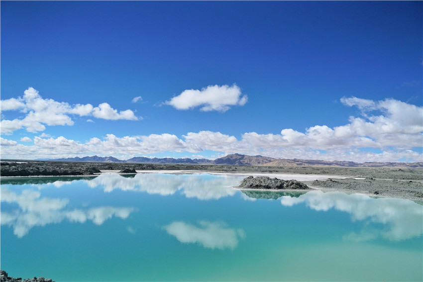 大柴旦翡翠湖美的像仙境,美丽的大柴旦翡翠湖宛如仙境