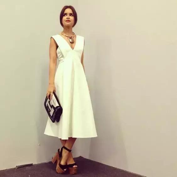 手拎高级感迷你小包包,高级感超迷你小包包