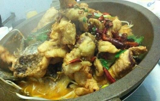 自助石锅鱼主打经济实惠,喜爷稻田蛙石锅鱼自助