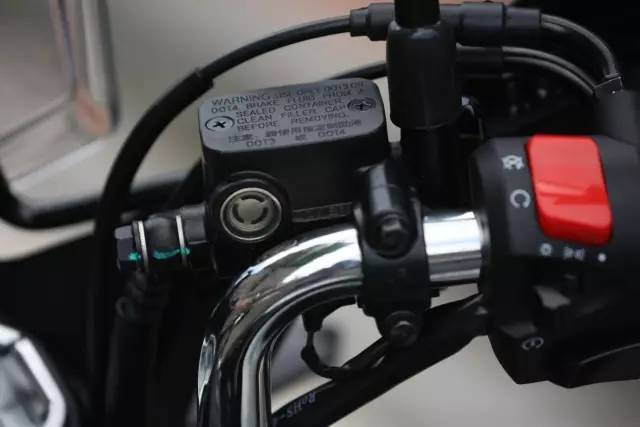 五羊本田猛鸷cb190x有时钟显示吗,猛鸷190对比新大洲本田cb190x