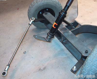 小伙自己动手做迷你电动四轮车,四轮电动小车简易制作